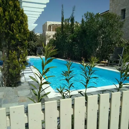 Villa Cymothoe Villas *